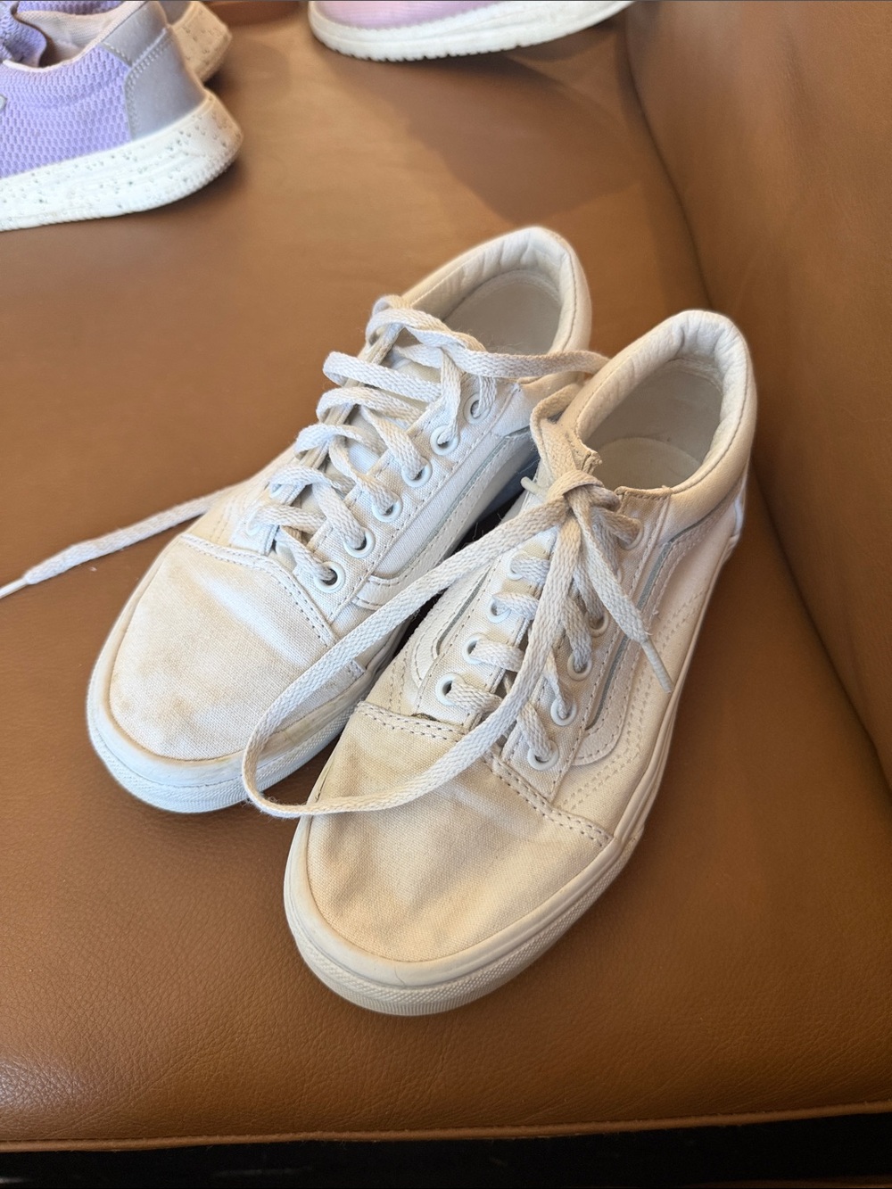 Casual Low-Top Canvas Sneakers in Light Beige